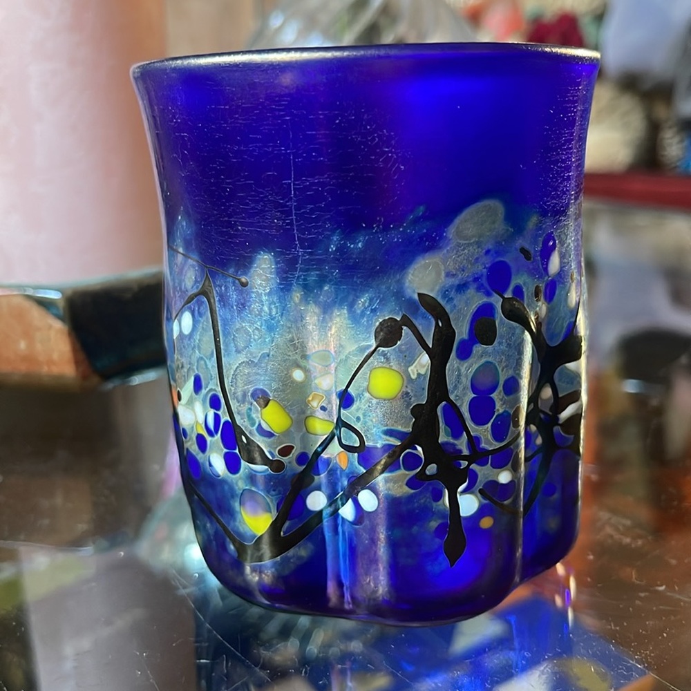 Hand blown iridescent art glass cup - Picture 2 of 6